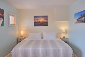 3 bedrooms, iron/ironing board, free Internet, bed sheets