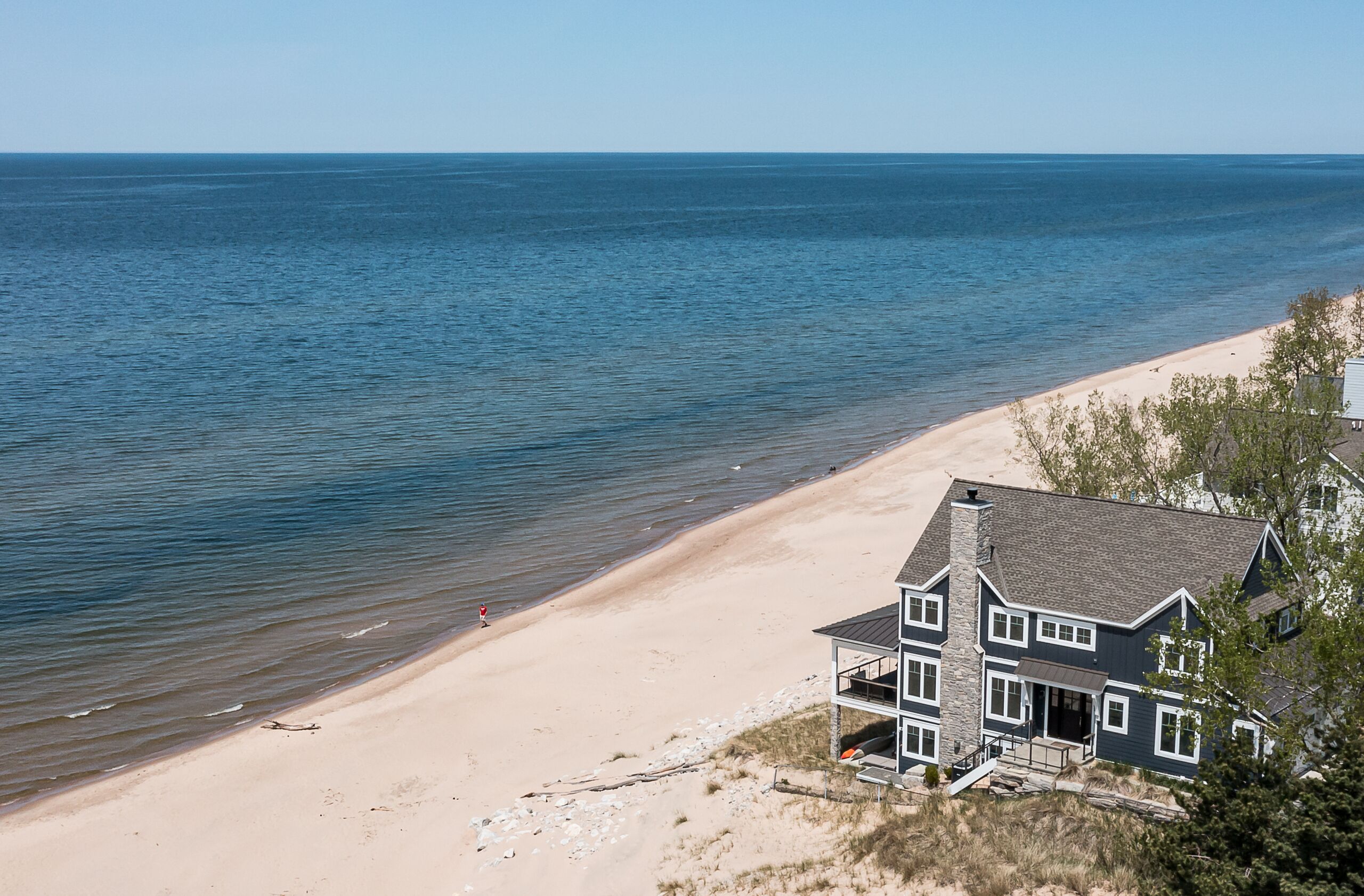 Beautiful new house with private beach frontage