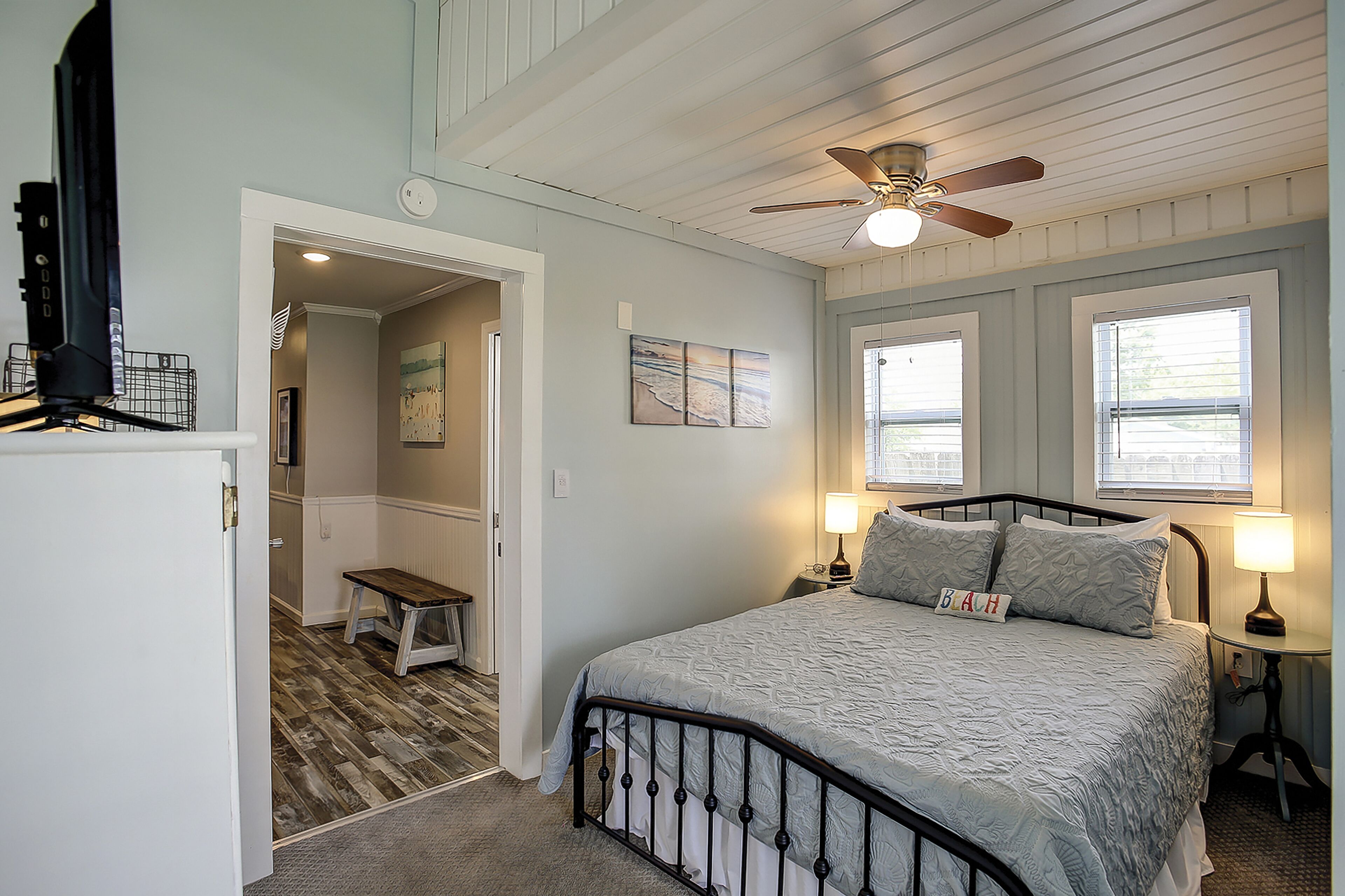 3 bedrooms, travel cot, Internet, bed sheets