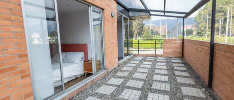 2 dormitoris, planxa i posts de planxar, wifi gratuïta i roba de llit