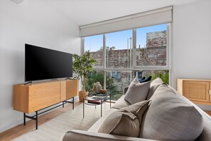 Smart TV, books