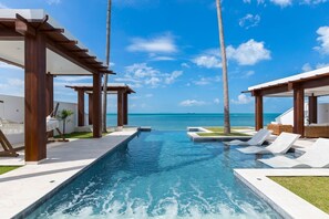 Outdoor pool - Villa Hanna Luxury Beachfront (Koh Samui)