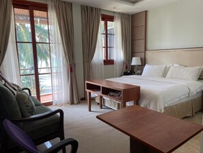 Verdunkelungsvorhänge, Bügeleisen/Bügelbrett, kostenloses WLAN