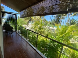 Vista para praia/oceano