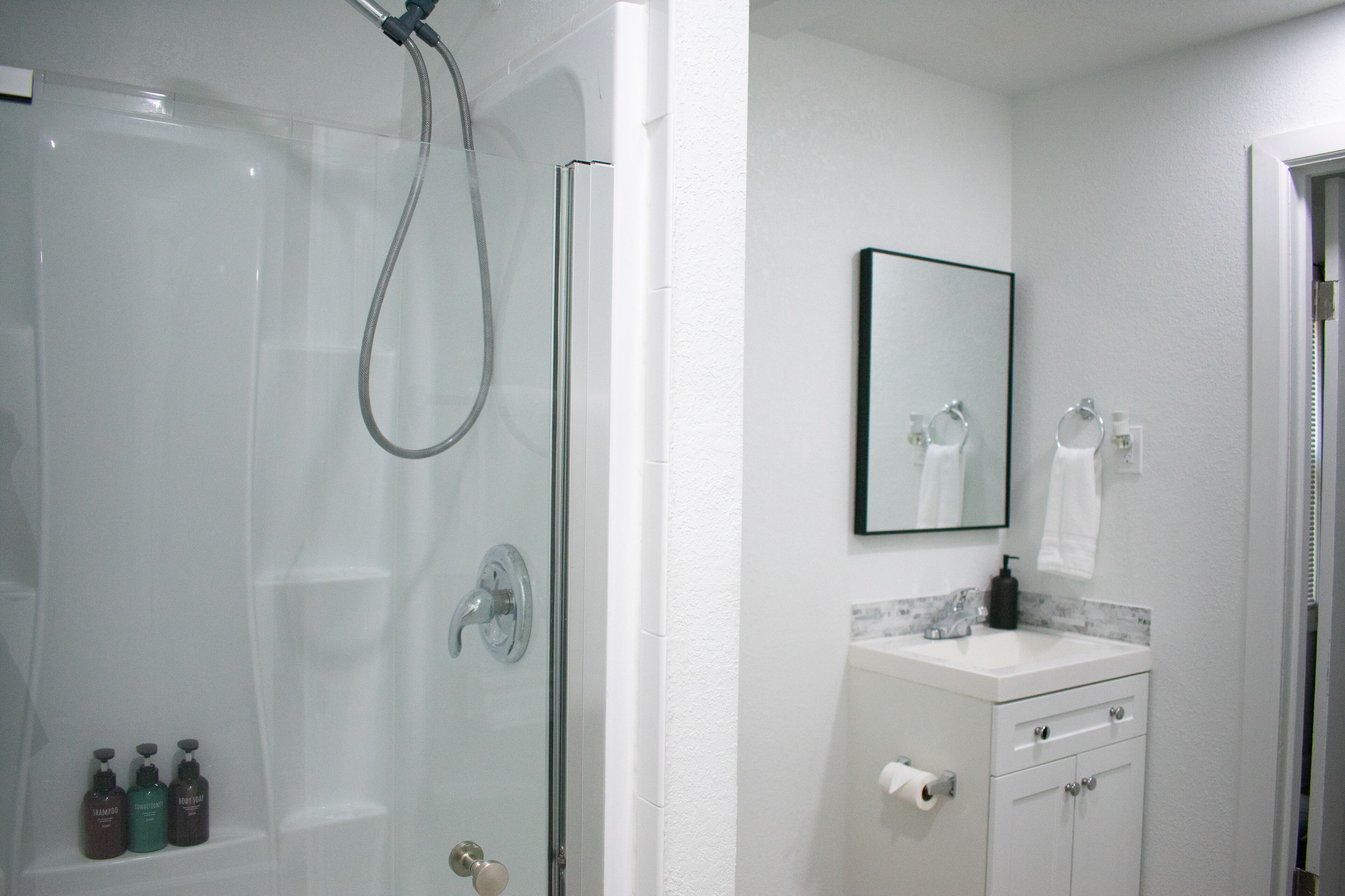 Hårføner, håndklær, såpe og sjampo