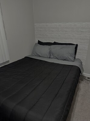 2 makuuhuonetta, ilmainen Wi-Fi, vuodevaatteet