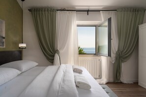 3 bedrooms, in-room safe, iron/ironing board, WiFi