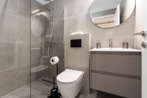 Hair dryer, towels, soap, toilet paper - Casa Giuseppe- Luxury house with an amazing view (Labin)