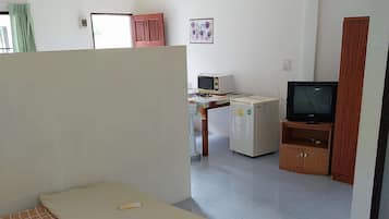 1 bedroom, laptop workspace, free WiFi, bed sheets