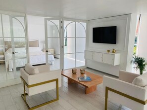 1 habitación, tabla de planchar con plancha, wifi y ropa de cama