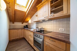 Kühlschrank, Ofen, Herdplatte, Geschirrspüler