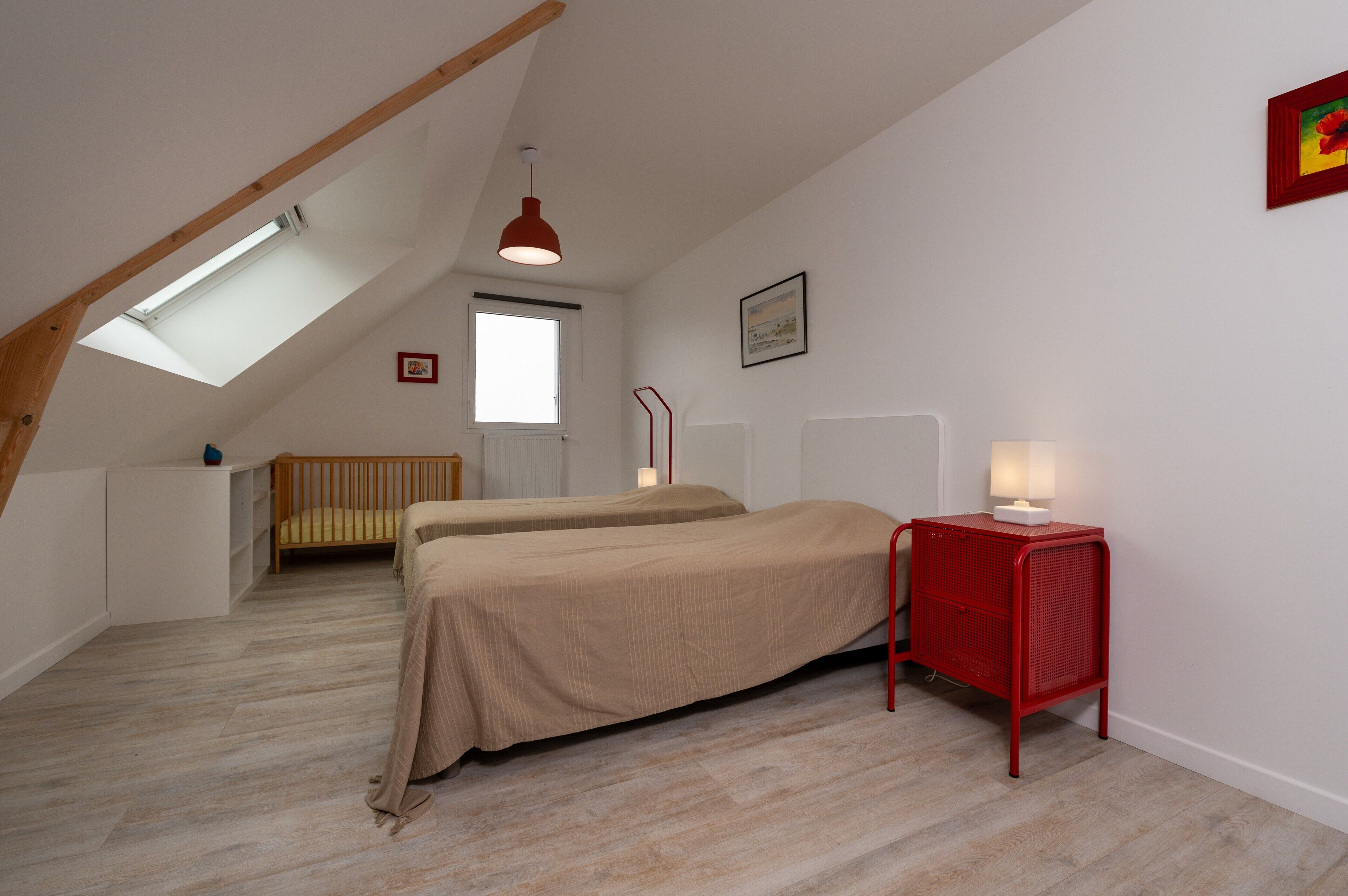 4 dormitorios, tabla de planchar con plancha, wifi gratis y ropa de cama