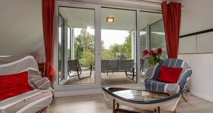 Holiday Home 'Grande Maison Bord De Mer' with Private Terrace and Private Garden