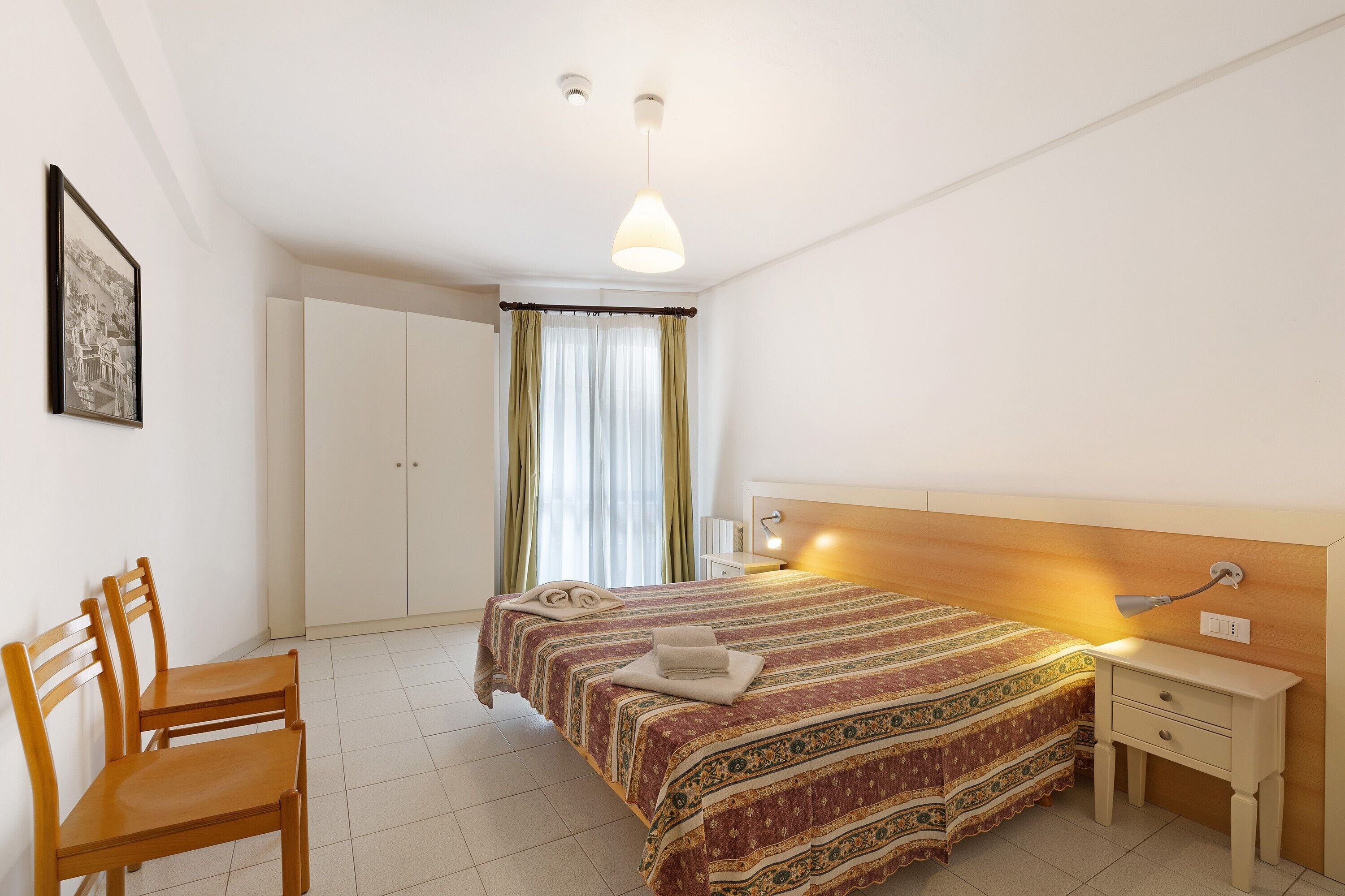 1 habitación y ropa de cama 