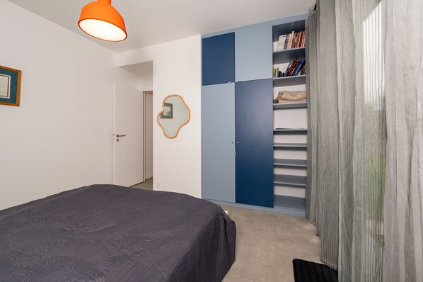 3 makuuhuonetta, silitysrauta/-lauta, ilmainen Wi-Fi, vuodevaatteet