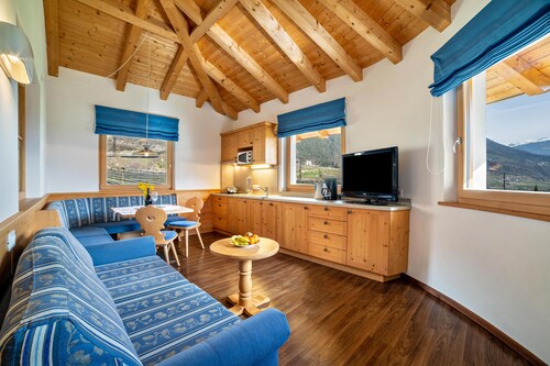 Ferienwohnung 'Obermoarhof Mutspitze 1' mit Bergblick, Gemeinschaftsgarten und WLAN