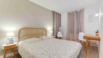 1 bedroom, desk, iron/ironing board, free WiFi