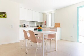 Dining - Holiday Home 'Vicentina' with Private Terrace, Balcony & Wi-Fi (Vila do Bispo)