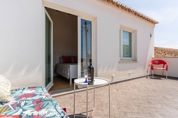 3 bedrooms, free WiFi, bed sheets - Holiday Home 'Vicentina' with Private Terrace, Balcony & Wi-Fi (Vila do Bispo)