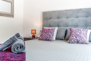 4 bedrooms, iron/ironing board, free WiFi, bed sheets