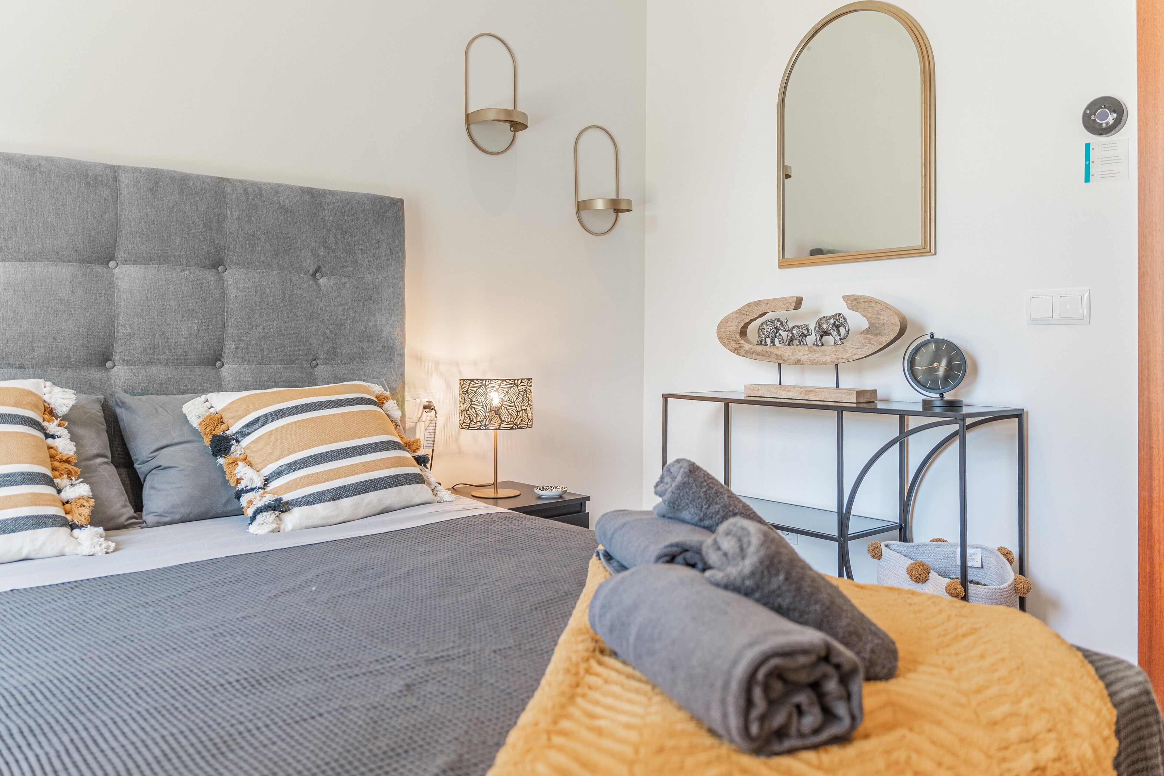 4 chambres, fer et planche à repasser, Wi-Fi gratuit, draps fournis