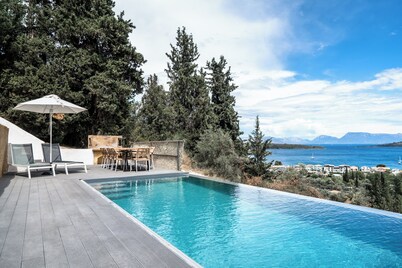 Villa 'Nidri Hills' with Sea View, Wi-Fi and Air Conditioning