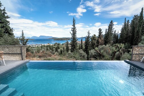 Villa 'Nidri Hills' with Sea View, Wi-Fi and Air Conditioning