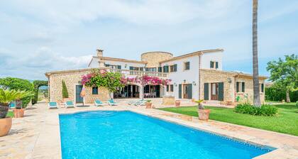 Villa 'Casa Verde' with Mountain View, Wi-Fi and Air Conditioning