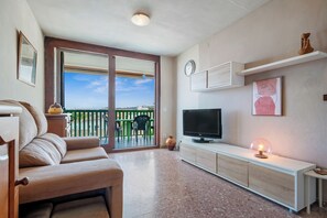 TV - Penthouse 'Atico Altafulla' with Private Terrace and Wi-Fi (altafulla)