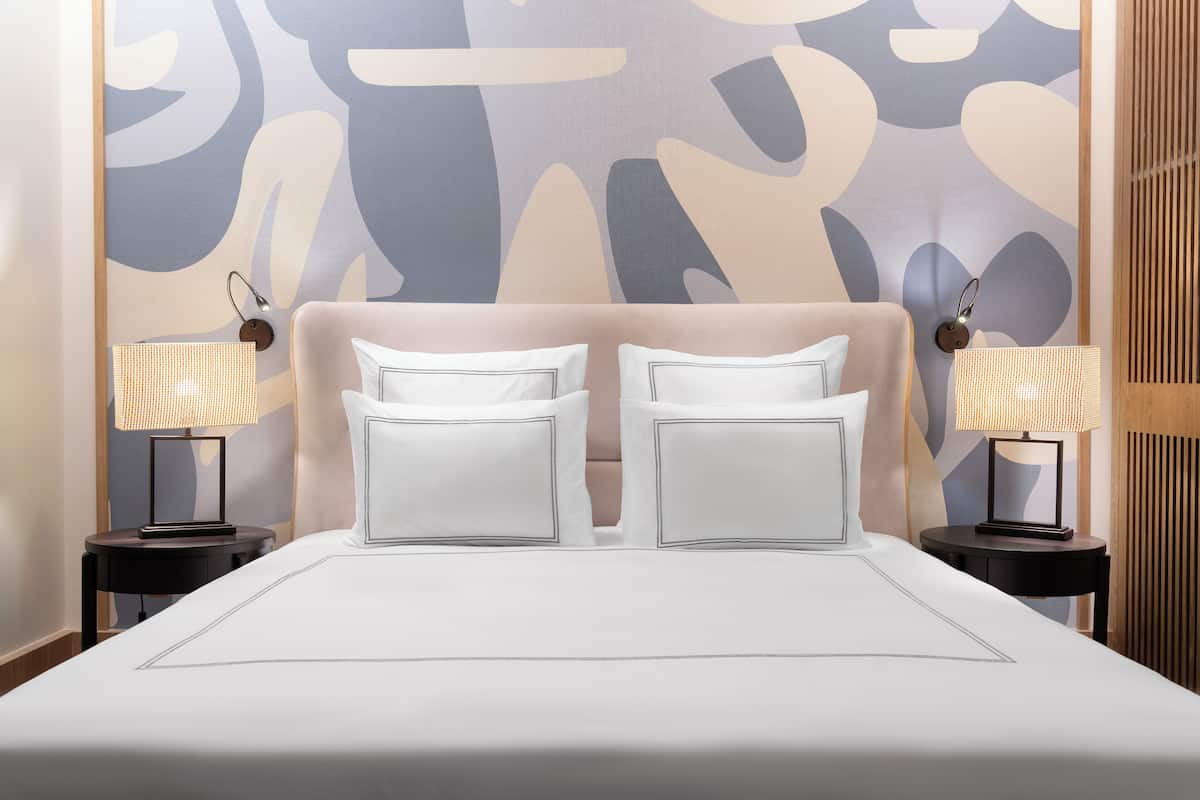 Sängtillbehör av högsta kvalitet, Select Comfort-madrasser och minibar