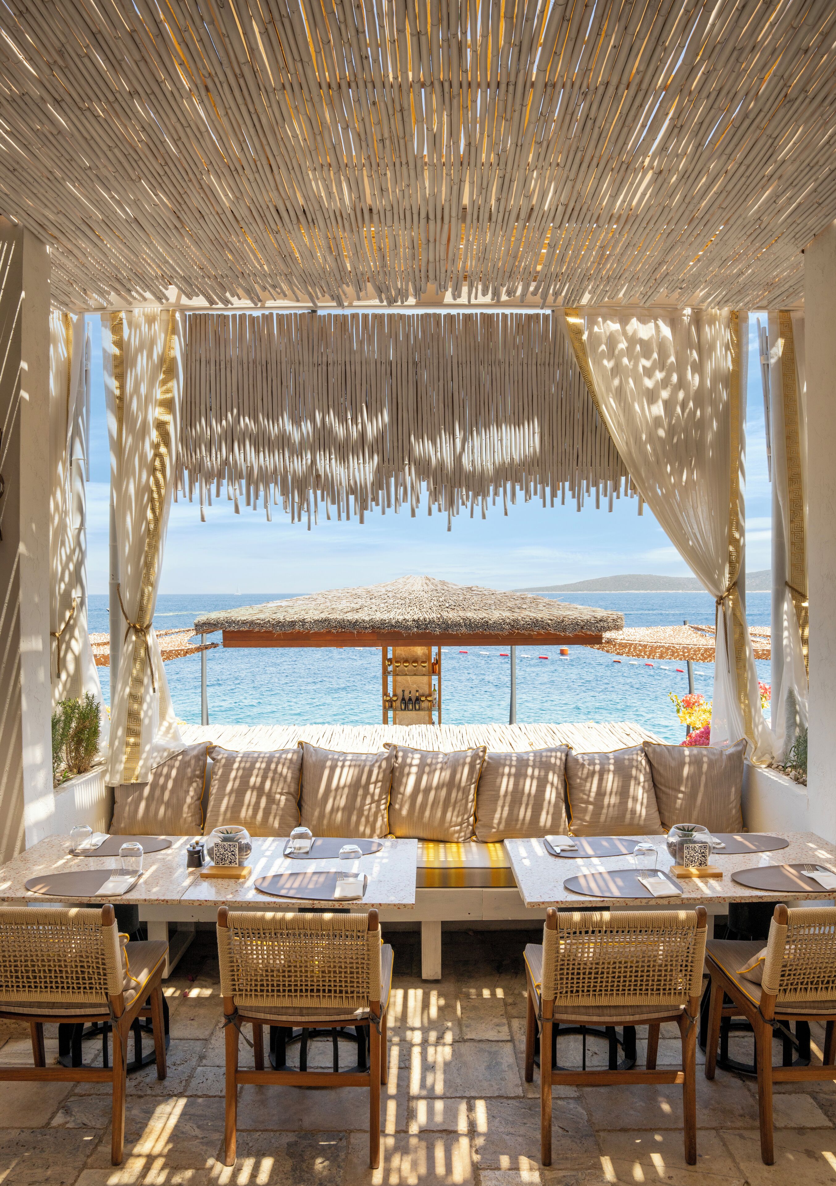 2 restoran, melayani sarapan, makan siang; sajian masakan Asia