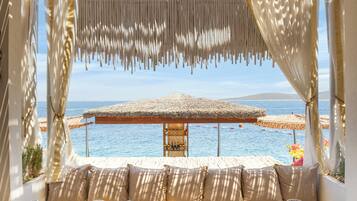 2 restoran, melayani sarapan, makan siang; sajian masakan Asia