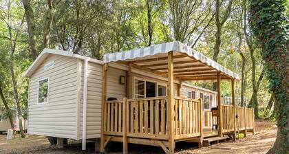 Mobil Home '8 Personnes' con piscina compartida y terraza privada