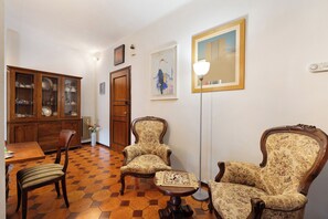 Interior - Apartment 'Il Giardino Di Giò' with Mountain View, Private Terrace and Wi-Fi (Finale Ligure)
