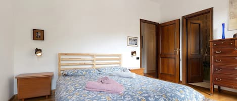 1 makuuhuone, silitysrauta/-lauta, ilmainen Wi-Fi, vuodevaatteet