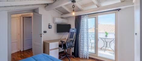 2 chambres, fer et planche à repasser, Wi-Fi gratuit, draps fournis