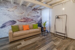 Interior - Holiday Apartment 'Cheyenne's House' with Terrace, Balcony & Wi-Fi (Siracusa)