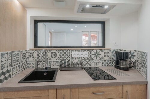 Holiday Apartment "Dans Maison Atypique" with Wi-Fi