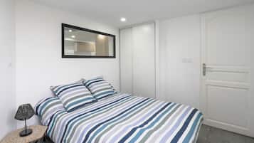 1 chambre, fer et planche à repasser, Wi-Fi gratuit, draps fournis