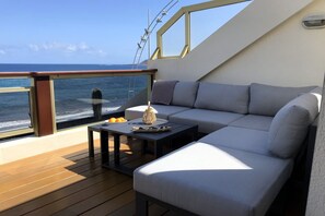 Terrace/patio - Fabulous Canteras First Beachfront Apartment with Sea Views, Wi-Fi & Terrace (Las Palmas de Gran Canaria)