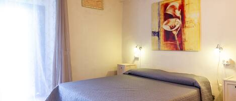 2 bedrooms, bed sheets