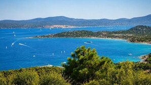 Miscellaneous - Villa Bellevue with Panoramic Views · South-Facing · Overlooking Saint-Tropez (Roquebrune-sur-Argens)