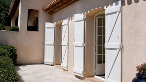 Exterior detail - Villa Bellevue with Panoramic Views · South-Facing · Overlooking Saint-Tropez (Roquebrune-sur-Argens)
