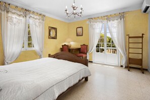 3 bedrooms, iron/ironing board, free WiFi