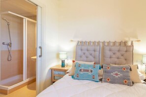 2 chambres, fer et planche à repasser, lit parapluie, Wi-Fi