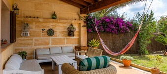 Holiday Home 'Finca Kelly' with Mountain View, Wi-Fi and Air Conditioning