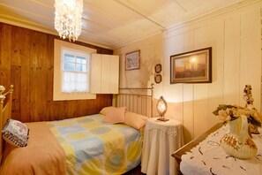 4 slaapkamers, een strijkplank/strijkijzer, wifi, beddengoed