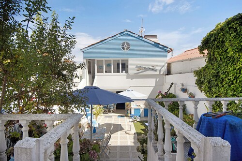 Holiday Home 'Casa Dos Afectos' with Private Terrace and Wi-Fi