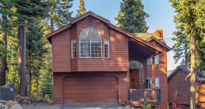 Lakeview Grandeur | Luxury With Lake Views