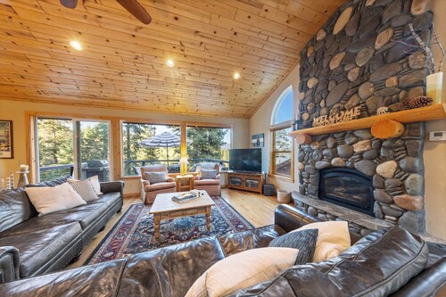 Lakeview Grandeur | Luxury With Lake Views